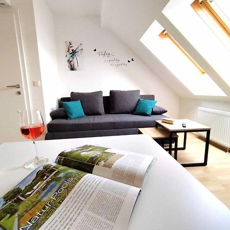 Ferienzimmer Reinisch In Tattendorf Exterior foto